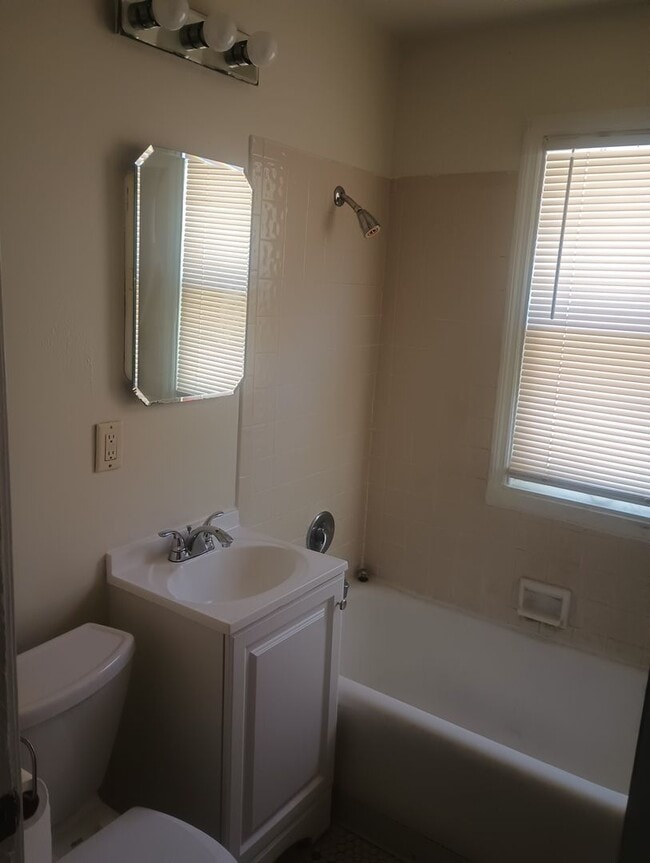 Building Photo - 3150N39thR