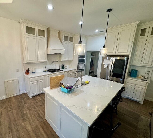 Building Photo - 421 Mt Pleasant St