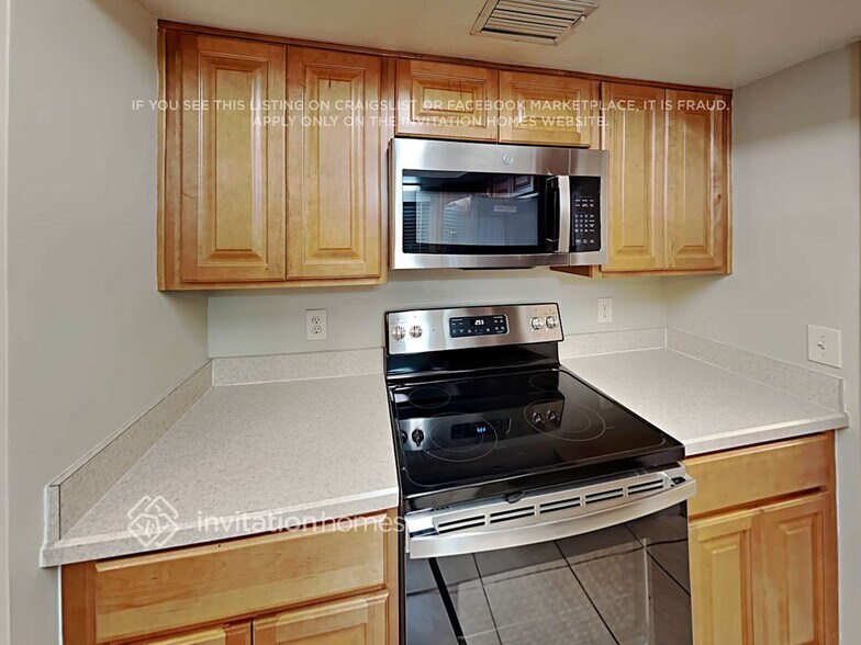 Building Photo - 3015 Bay Tree Dr