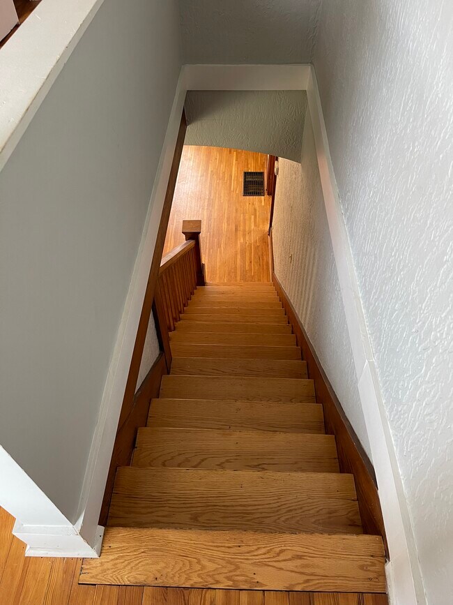 Building Photo - 10 S Preston St