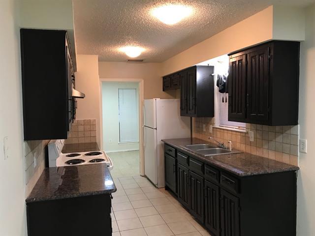 Building Photo - 2805 Parkhaven Dr