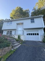 Building Photo - 136 Millard St