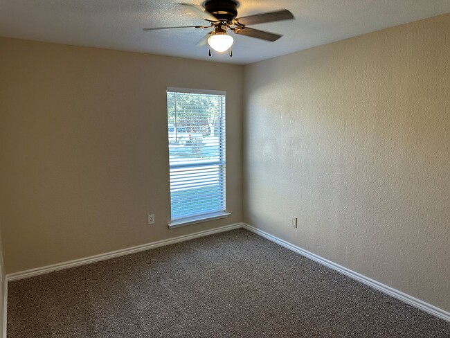 Building Photo - Elegant One-Story Living in the Heart of Sendera Ranch!