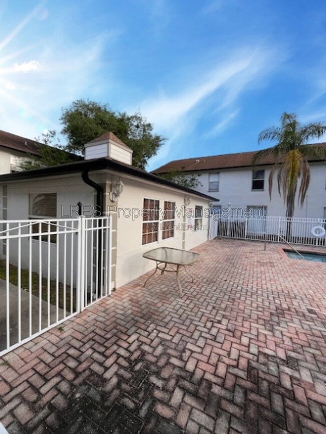 Building Photo - 3651 N Goldenrod Rd