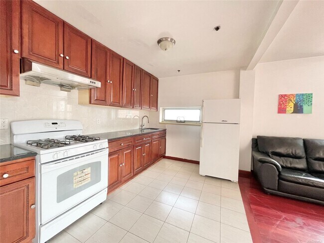 Building Photo - 141-52 33rd Ave