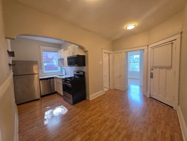 Building Photo - 4162 Shenandoah Ave