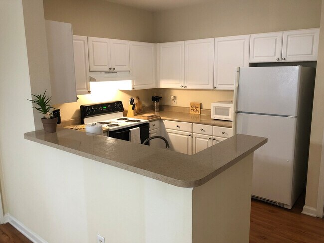 Building Photo - 920 Belle Point Dr