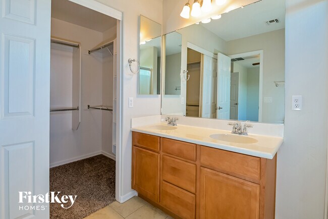 Building Photo - 10427 E Valley Quail Dr