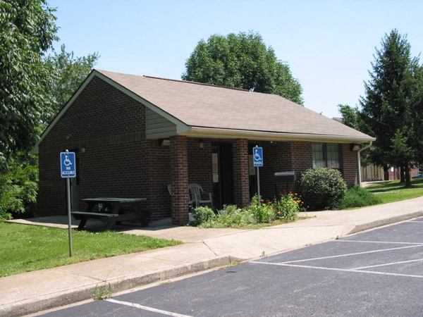 Parkside East Apartment - 351 Holtzclaw St Danville KY 40422 ...