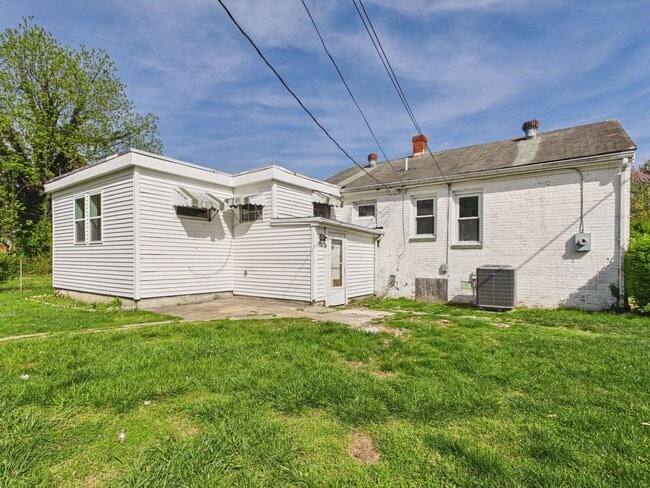 Building Photo - 3600 Pilots Ln