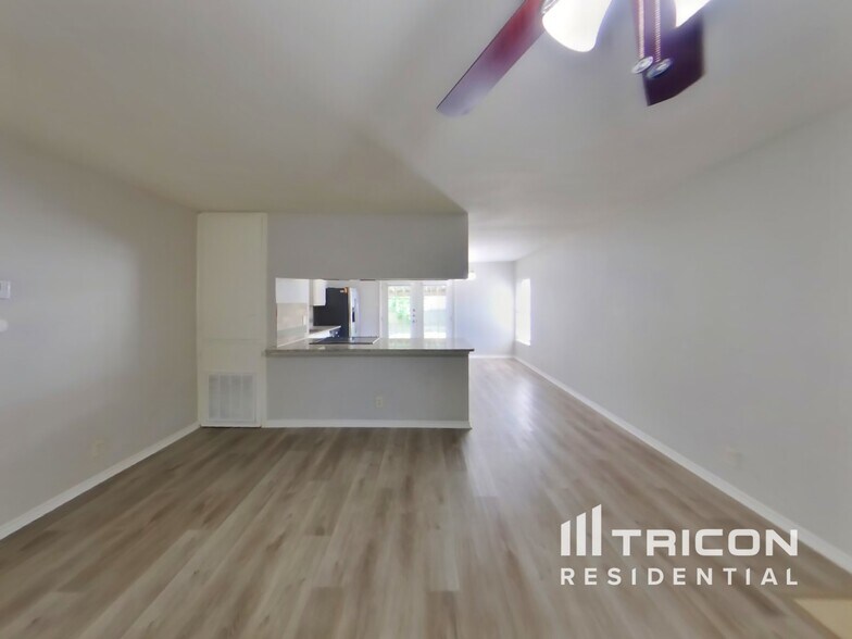 Building Photo - 4900 Nuthatch St