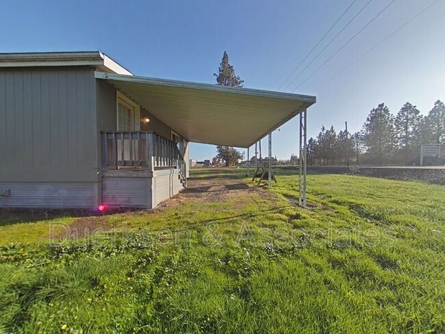 Building Photo - 415 Fir St