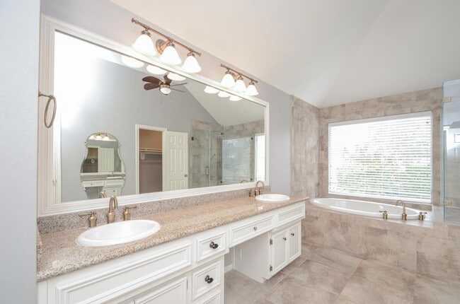 Building Photo - 24706 Mather Dr
