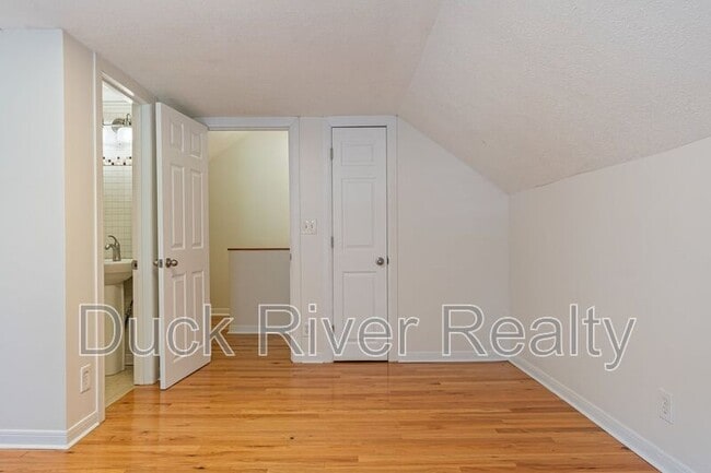 Building Photo - 210 Westover Dr
