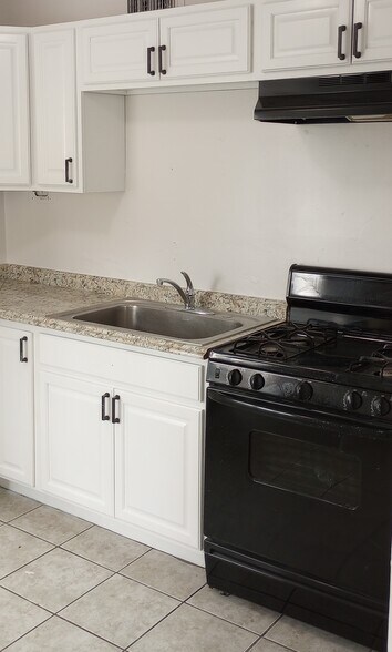 Primary Photo - 2201 N 22nd St