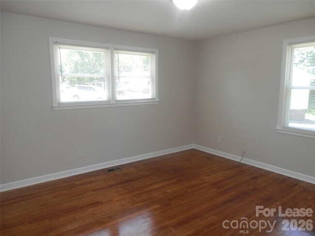 Building Photo - 3016 Colfax St