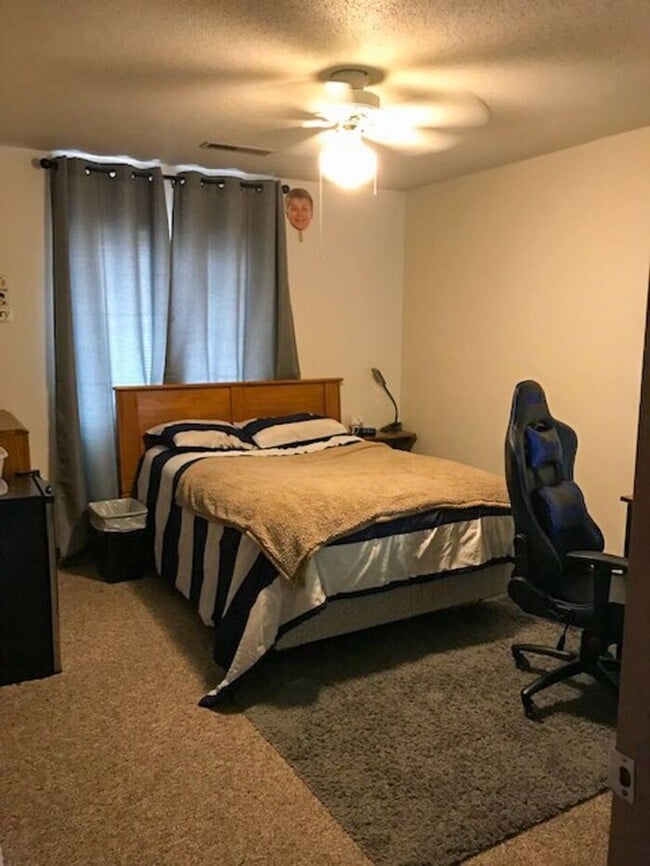 Building Photo - $2500 | 5 Bedroom, 2 Bathroom Apartment | ...