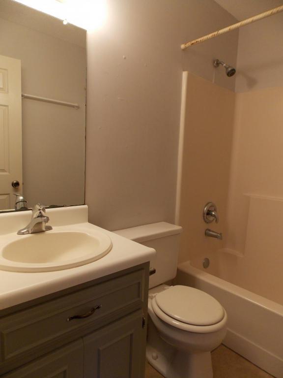 Building Photo - 140 Lanier Dr