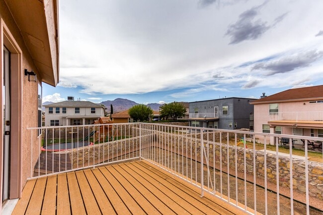 Building Photo - Charming 3-bedroom, 2.5-bathroom Home loca...