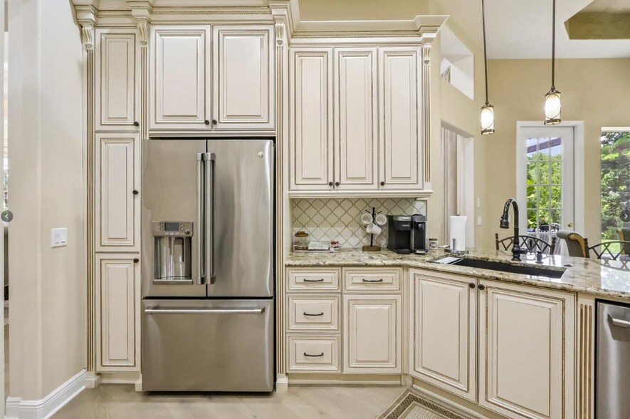 Building Photo - 3274 Oakmont Terrace