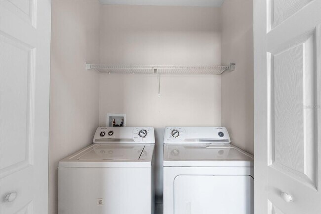 Building Photo - 2835 Oakwater Dr