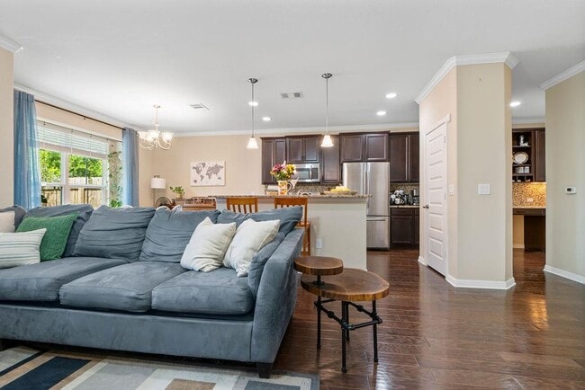 Building Photo - 13400 Briarwick Dr
