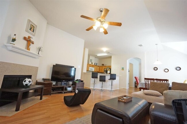 Building Photo - 25115 Clover Ranch Dr