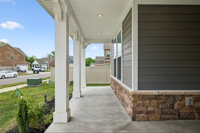 Building Photo - 308 Grassy Glen Dr