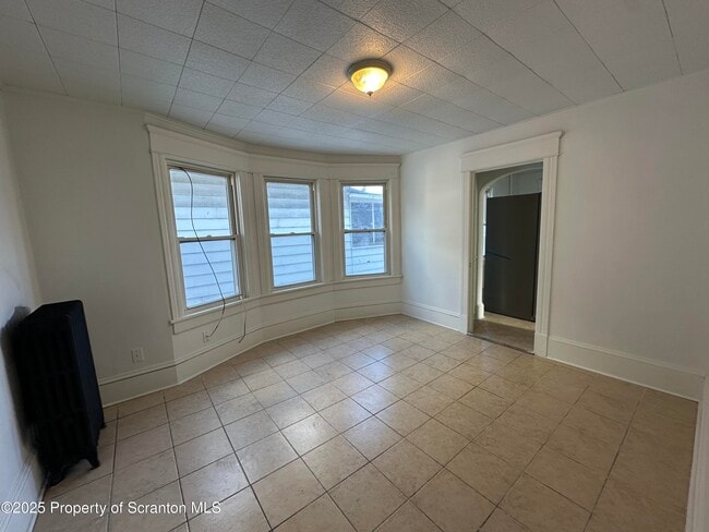 Building Photo - 16 Sterling Ave