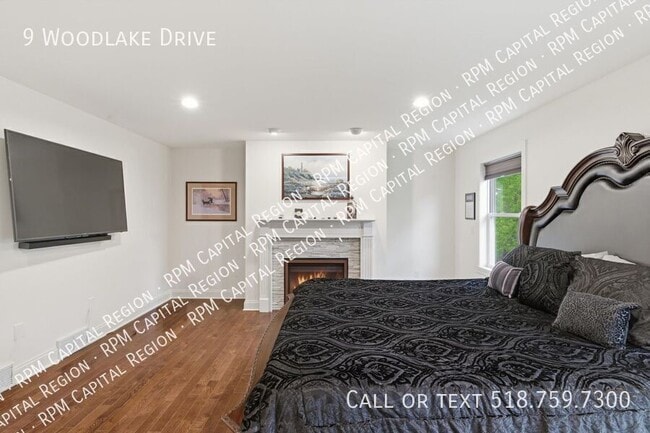 Building Photo - 9 Woodlake Dr