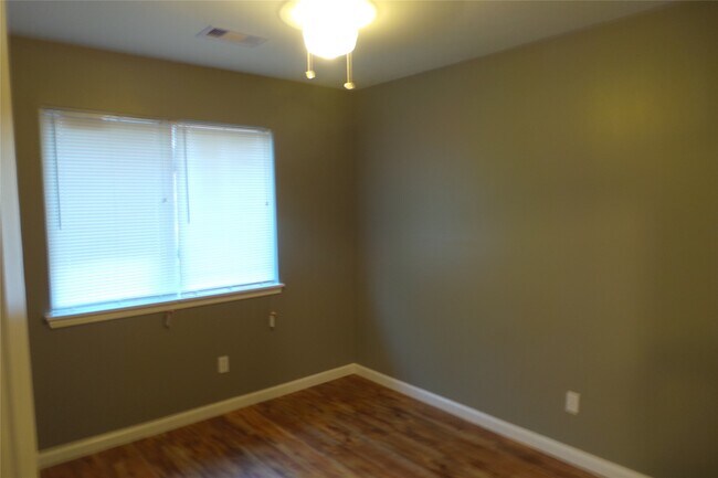 Building Photo - 4918 Sterling Crossing