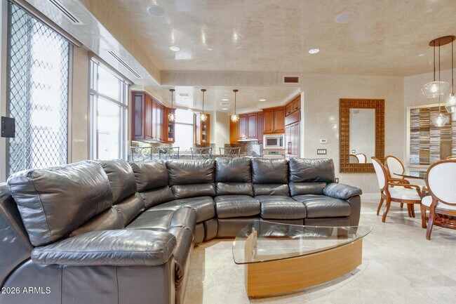 Building Photo - 2211 E Camelback Rd