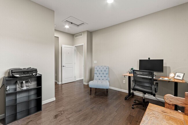 Building Photo - Modern Living. Unforgettable Views 5 bedroom / 5 bathrooms in the desirable Candelas community