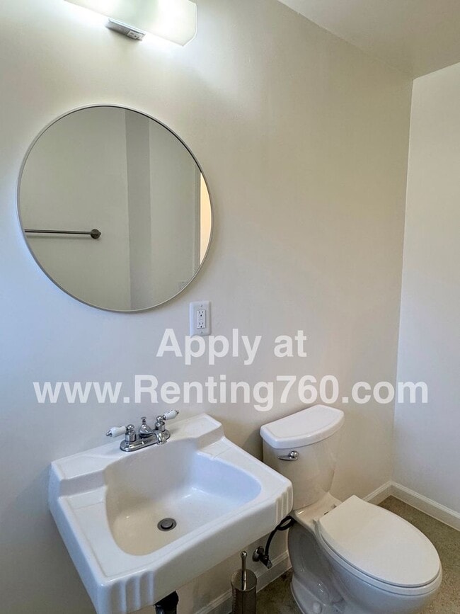 Building Photo - 6610 Park Blvd