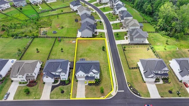 Building Photo - 3695 Andover St