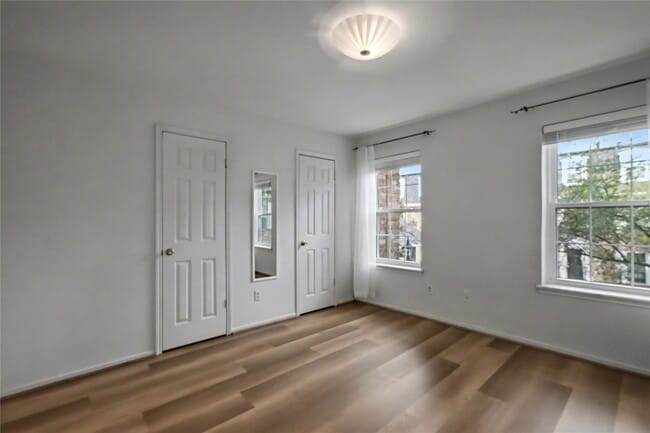 Building Photo - 357 N Post Oak Ln