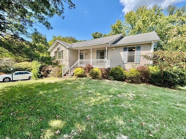 Primary Photo - 3 Bedroom Home in Danville!