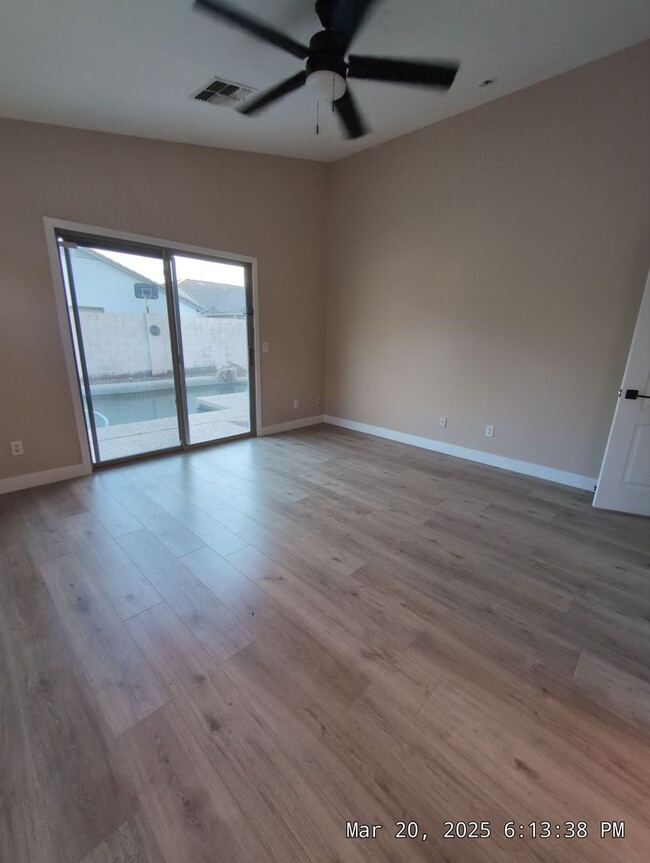 Building Photo - SPACIOUS and beautifully remodeled home! E...