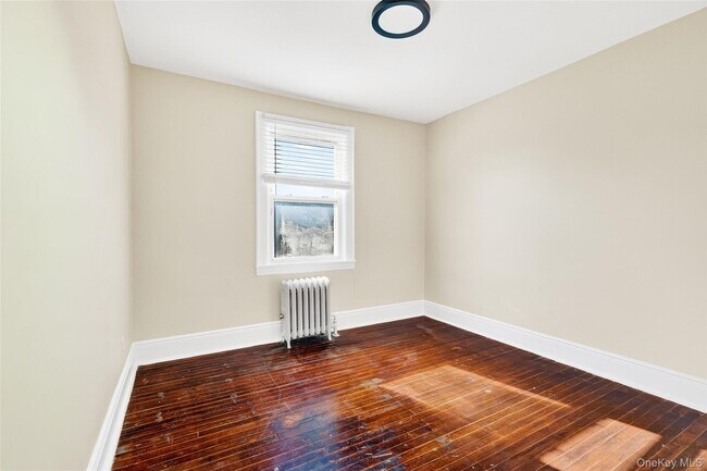 Building Photo - 270 Sickles Ave