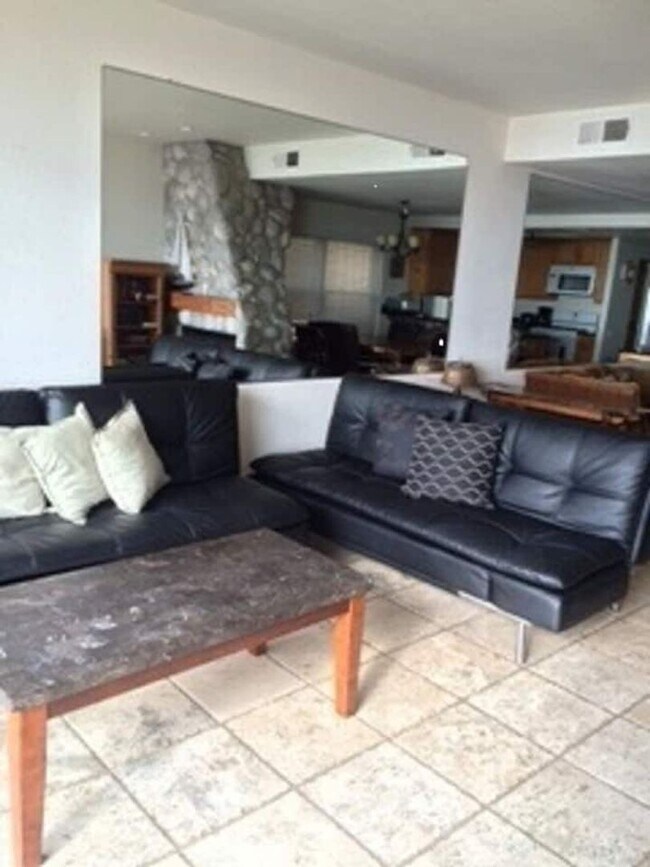 Building Photo - Beach front big duplex. Gustavo Lopez AMSI