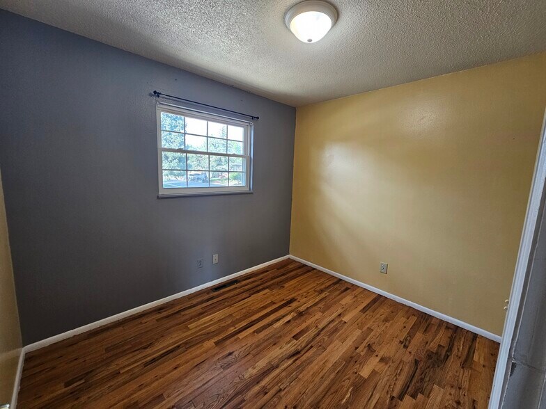 Building Photo - 3627 Mesa Grande Dr