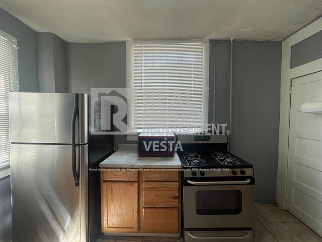 Building Photo - Charming One Bedroom Apartment - Section 8...