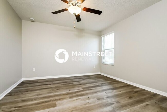 Building Photo - 6 Bedroom Pet-Friendly Home in RIVERVIEW, FL with Main Street Renewal