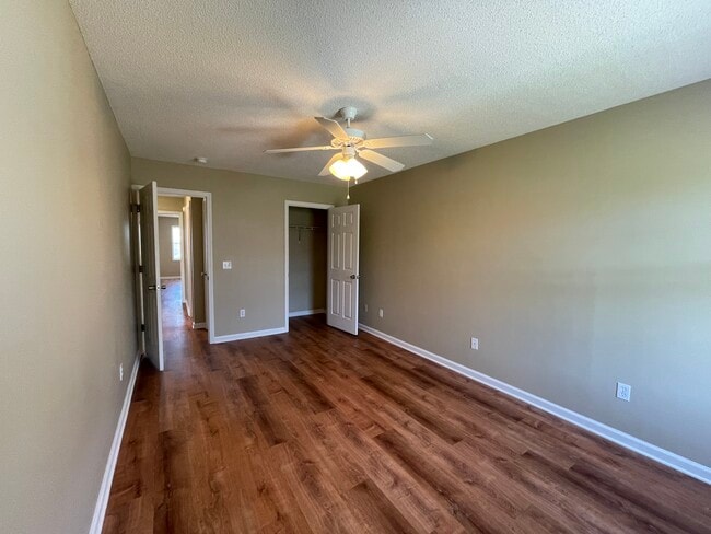 Building Photo - 231 Wakefield Way