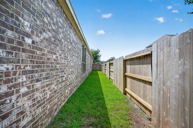 Building Photo - 13326 Lake Chesdin Rd