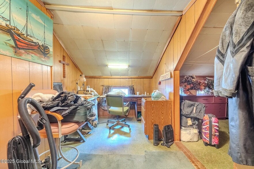 Floor 3, Bedroom 2 - 2 Front St