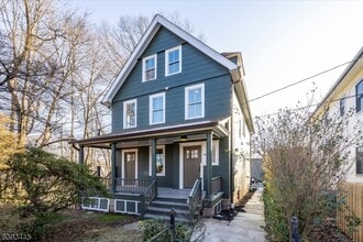 Building Photo - 59 Chestnut St