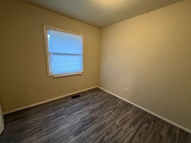 Building Photo - 1016 Camaro-