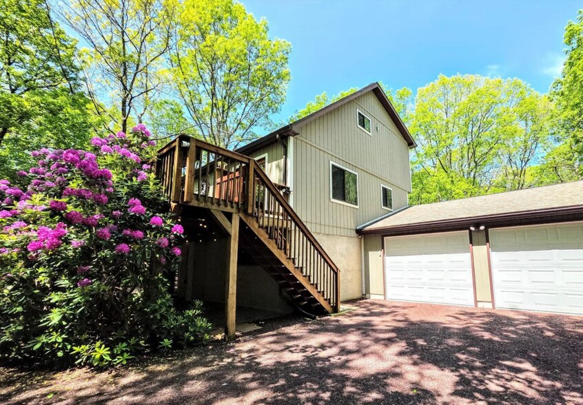 Building Photo - 161 Piney Woods Dr