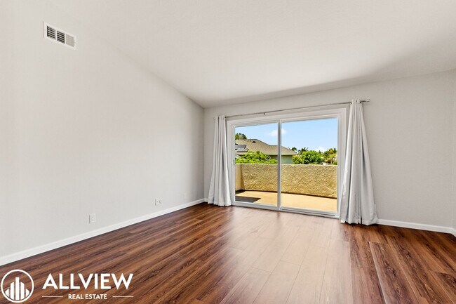 Building Photo - Gorgeous 2 bed/2 baths, located in the highly desired community of Woodbridge.